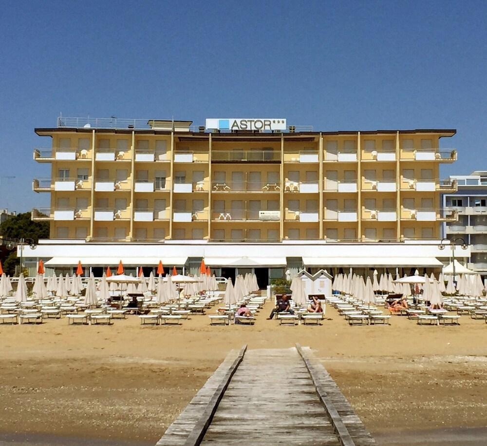 Hotel Astor Lido di Jesolo Exterior foto