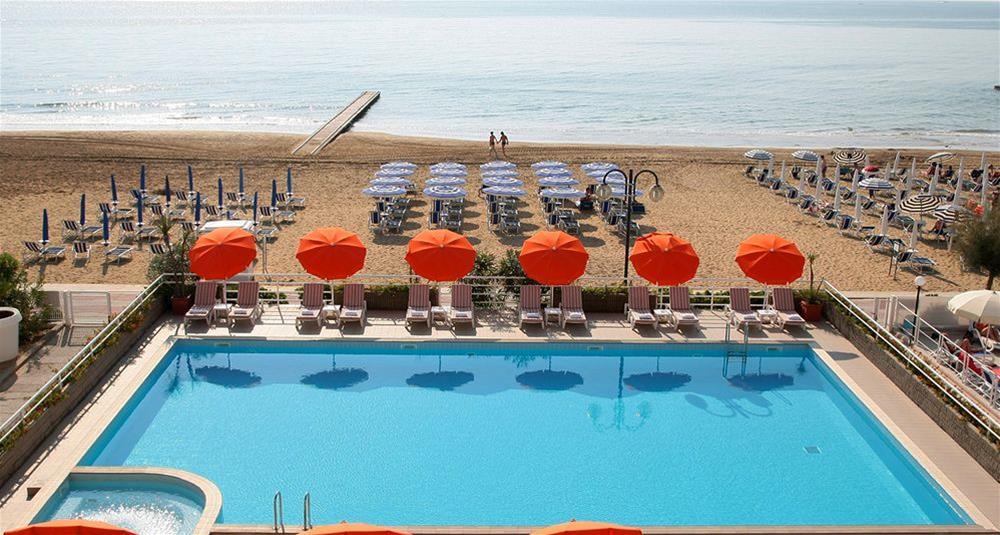 Hotel Astor Lido di Jesolo Exterior foto
