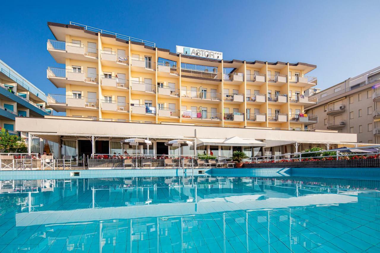Hotel Astor Lido di Jesolo Exterior foto