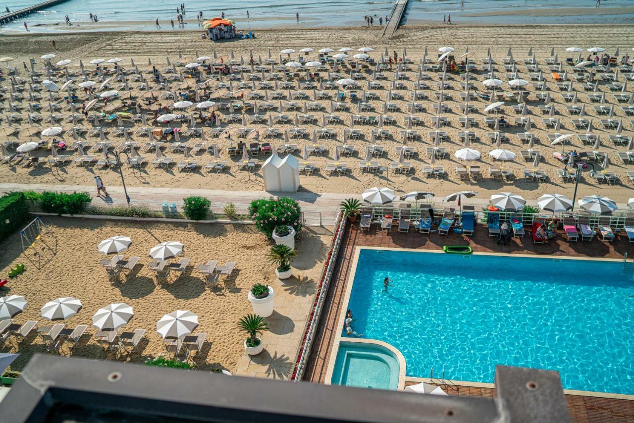 Hotel Astor Lido di Jesolo Exterior foto