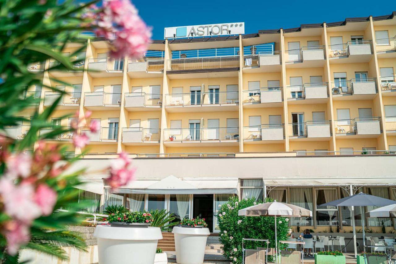 Hotel Astor Lido di Jesolo Exterior foto