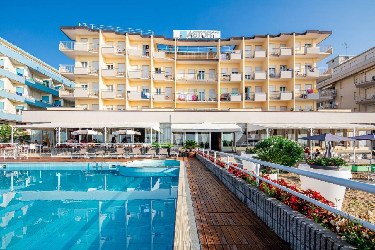 Hotel Astor Lido di Jesolo Exterior foto